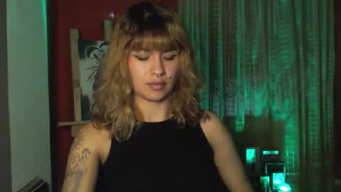 Snapshot of eva_viulet chatting on 02.05.26 MISS EVY online show from 02.05.26