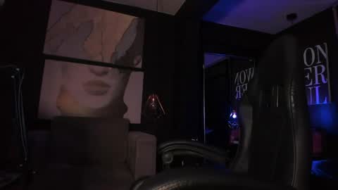 Snapshot of eva_viulet chatting on 04.11.26 MISS EVY online show from 04.11.26