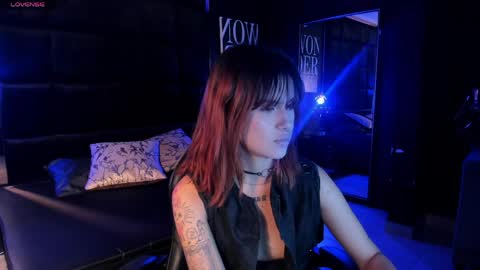 Snapshot of eva_viulet chatting on 04.22.26 MISS EVY online show from 04.22.26