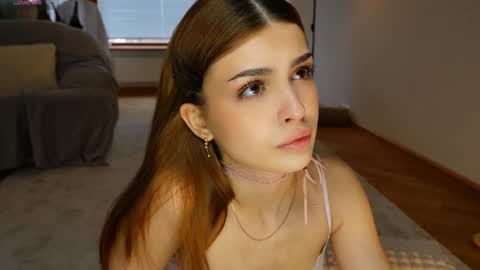 Hello my name is Eva its my first day here online show from 04.26.26