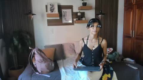 Snapshot of evaa_campbell chatting on 05.28.26 Eva online show from 05.28.26