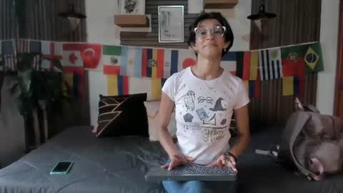 Snapshot of evaa_campbell chatting on 06.23.26 Eva online show from 06.23.26