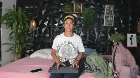 Snapshot of evaa_campbell chatting on 06.28.26 Eva online show from 06.28.26