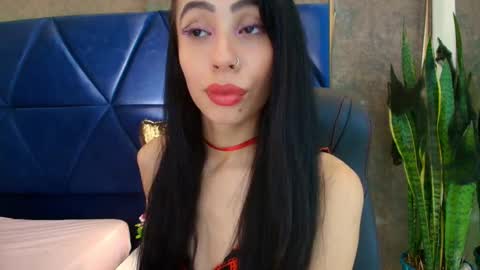 EVA CLOEE online show from 10.20.25