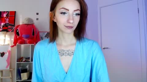 Snapshot of evaa_coy chatting on 01.05.25 Eva online show from 01.05.25