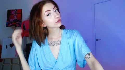 Snapshot of evaa_coy chatting on 01.07.25 Eva online show from 01.07.25