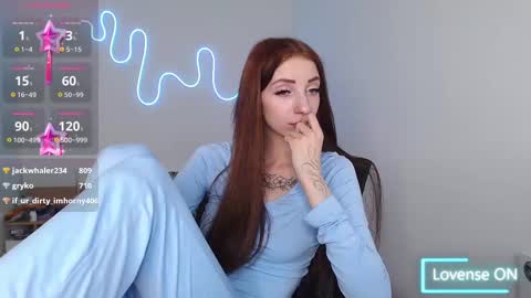 Snapshot of evaa_coy chatting on 03.09.25 Eva online show from 03.09.25