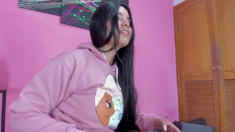 Snapshot of evaa_greey chatting on 02.13.25 Eva Grey online show from 02.13.25