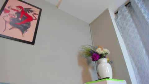 Snapshot of evaa_greey chatting on 10.30.25 Eva Grey online show from 10.30.25