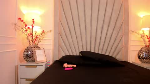 Snapshot of evaa_martinez chatting on 06.12.26 Eva online show from 06.12.26