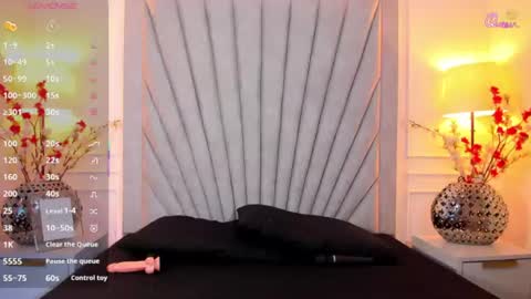 Snapshot of evaa_martinez chatting on 06.18.26 Eva online show from 06.18.26
