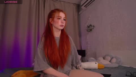 Snapshot of evaa_moonn_ chatting on 02.09.25 Eva online show from 02.09.25