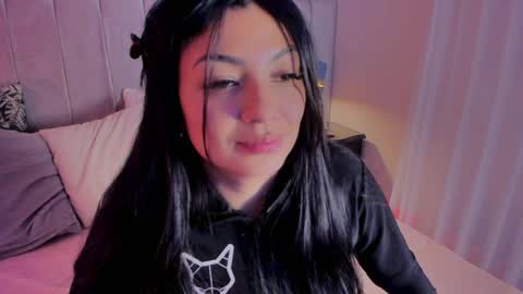 Snapshot of evaa_stevens chatting on 05.21.26 julieth online show from 05.21.26