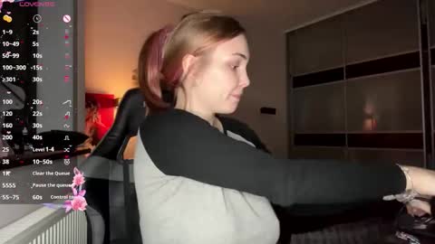 evacarter1 online show from 11.30.25