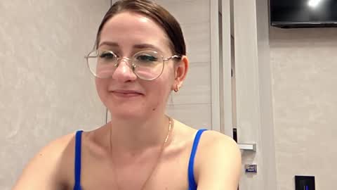 Snapshot of evadevis chatting on 05.14.26 EvaDevis online show from 05.14.26