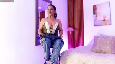 EVA GODDESS  online show from 06.05.26