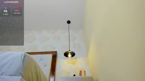 E V A  online show from 02.18.25