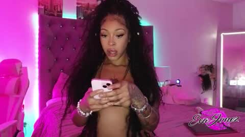 Snapshot of evajonez chatting on 01.18.26 Eva online show from 01.18.26