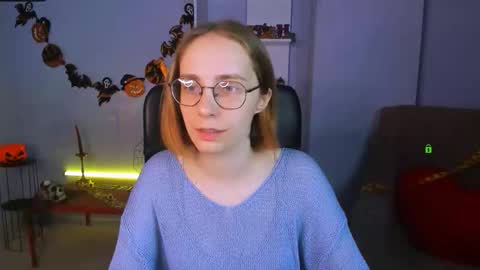 Snapshot of evalora_vei chatting on 10.26.25 evalora online show from 10.26.25