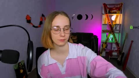 Snapshot of evalora_vei chatting on 10.27.25 evalora online show from 10.27.25