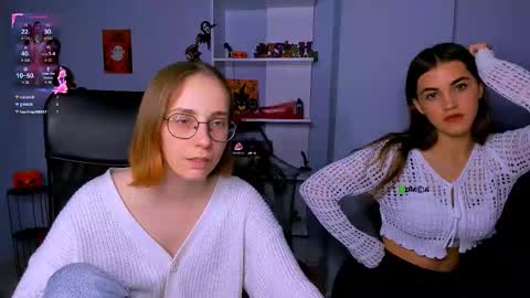 Snapshot of evalora_vei chatting on 11.02.25 evalora online show from 11.02.25