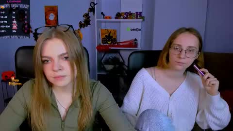 Snapshot of evalora_vei chatting on 11.03.25 evalora online show from 11.03.25