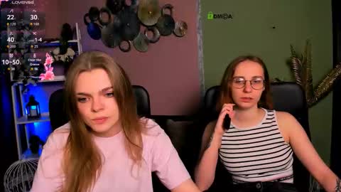 Snapshot of evalora_vei chatting on 11.08.25 evalora online show from 11.08.25