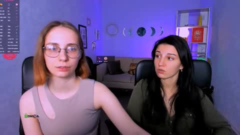 Snapshot of evalora_vei chatting on 11.21.25 evalora online show from 11.21.25