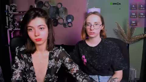 Snapshot of evalora_vei chatting on 11.22.25 evalora online show from 11.22.25