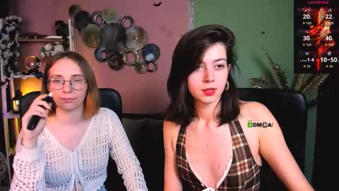 Snapshot of evalora_vei chatting on 12.03.25 evalora online show from 12.03.25