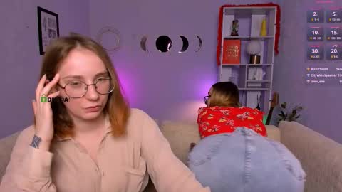 Snapshot of evalora_vei chatting on 03.12.26 evalora online show from 03.12.26