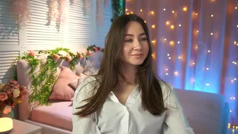 Snapshot of evamossi chatting on 03.06.25 Eva online show from 03.06.25