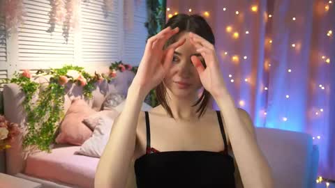 Snapshot of evamossi chatting on 03.06.25 Eva online show from 03.06.25