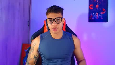 Snapshot of evan_greey chatting on 11.30.25 EVAN GREY online show from 11.30.25