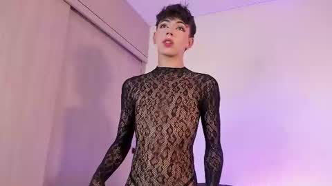 Evan voss  help me get 200 likesindependent model online show from 07.14.26