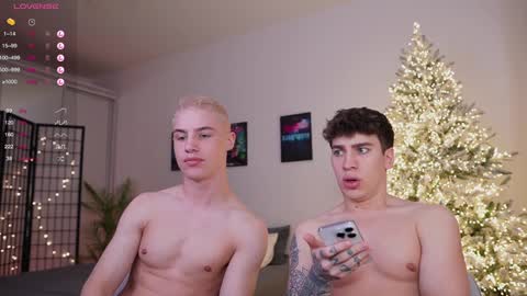 Snapshot of evan_white_ chatting on 01.05.25 evan_white_ online show from 01.05.25