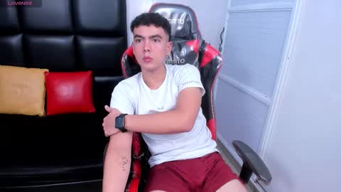 Snapshot of evancox20 chatting on 02.03.26 EVANCOX online show from 02.03.26