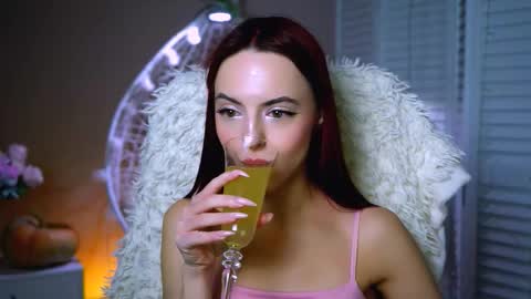 Eva  online show from 11.02.25