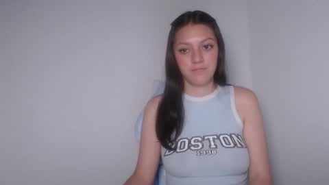 Snapshot of evangeline_petite chatting on 09.18.25 eva online show from 09.18.25