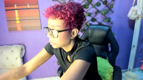 Snapshot of evangely15 chatting on 11.05.25 evangely online show from 11.05.25
