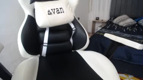 Evan online show from 01.06.25