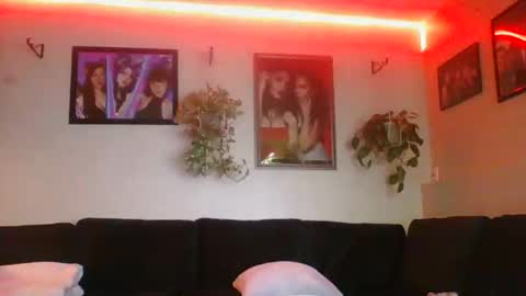 Snapshot of evanschris2048 chatting on 11.19.25 evanschris2048 online show from 11.19.25