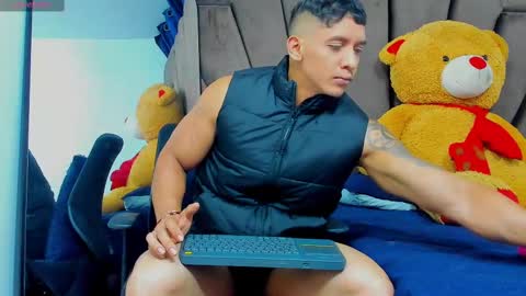   online show from 03.04.25