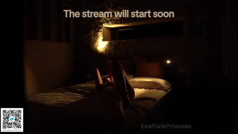 Snapshot of evapunkprincess chatting on 02.10.25 Eva online show from 02.10.25