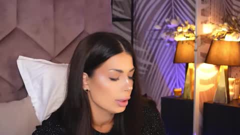 EvaRhea online show from 11.12.25