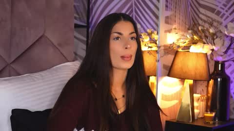 EvaRhea online show from 11.28.25