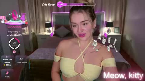 Snapshot of evarider chatting on 09.14.25 EvaRider online show from 09.14.25