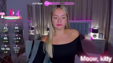 Snapshot of evarider chatting on 10.20.25 EvaRider online show from 10.20.25