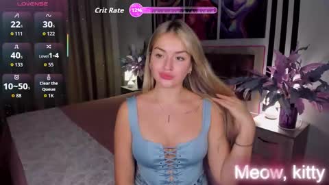 Snapshot of evarider chatting on 11.05.25 EvaRider online show from 11.05.25