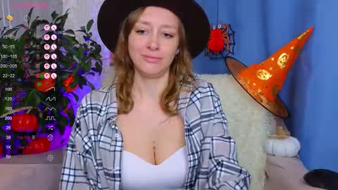 Snapshot of evashiny_ chatting on 10.31.25 Eve online show from 10.31.25